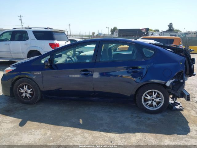 JTDKN3DU4F0453555 Toyota Prius Two