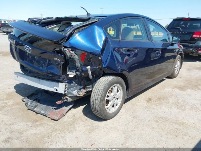JTDKN3DU4F0453555 Toyota Prius Two