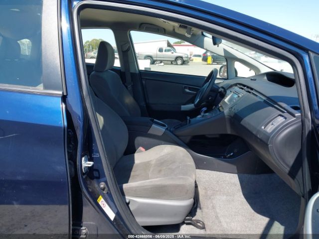 JTDKN3DU4F0453555 Toyota Prius Two