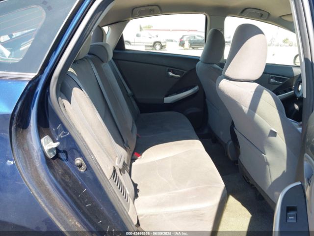 JTDKN3DU4F0453555 Toyota Prius Two