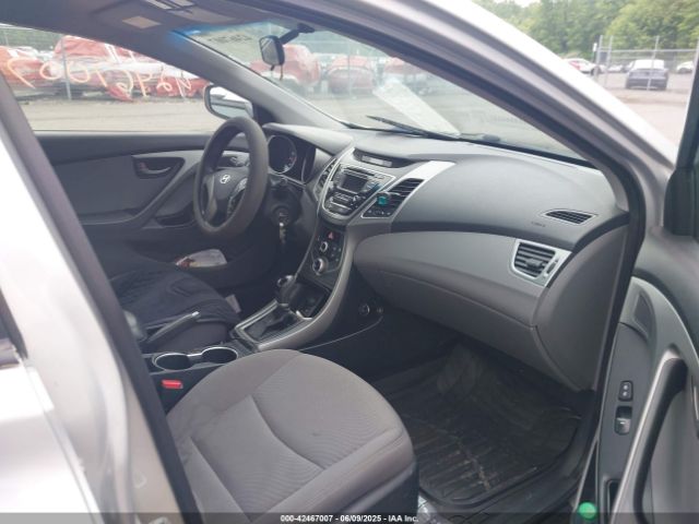 5NPDH4AE6FH560046 Hyundai ELANTRA SE