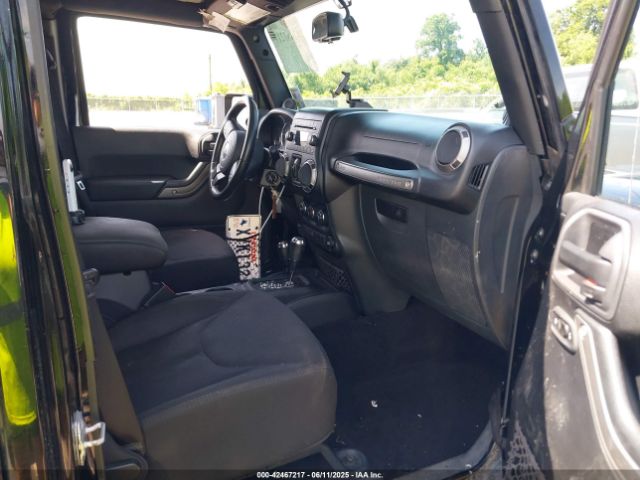 2014 JEEP WRANGLER UNLIMITED 1C4BJWDG4EL238942 Photo 4