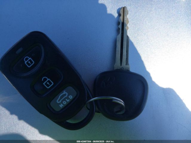 KMHD74LF6HU085902 Hyundai ELANTRA SE
