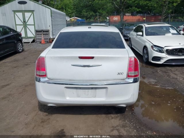 2C3CCAAG1EH305777 Chrysler 300