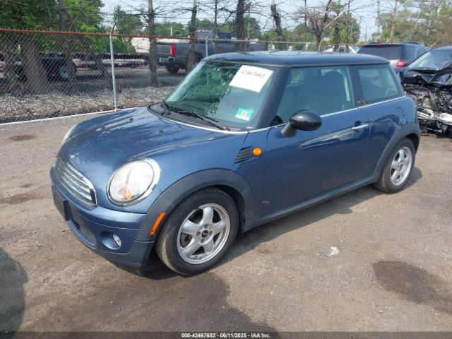 2010 MINI COOPER WMWMF3C57ATZ61622 Photo 1
