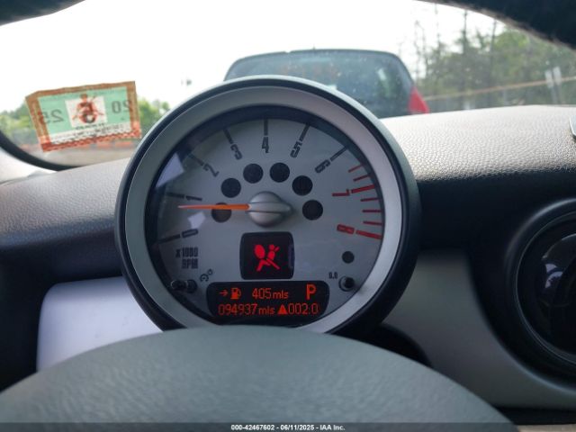 2010 MINI COOPER WMWMF3C57ATZ61622 Photo 6