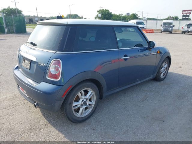 2011 MINI COOPER WMWSU3C54BTX95896 Photo 3