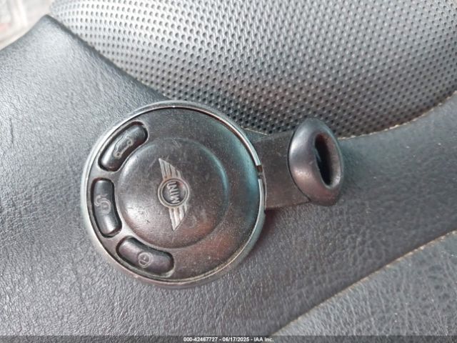 2009 MINI COOPER S CLUBMAN WMWMM33539TP90210 Photo 10