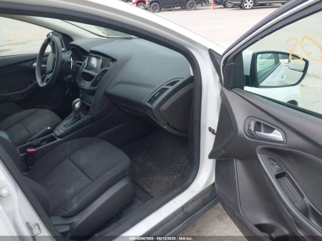 1FADP3K24GL325181 Ford FOCUS SE
