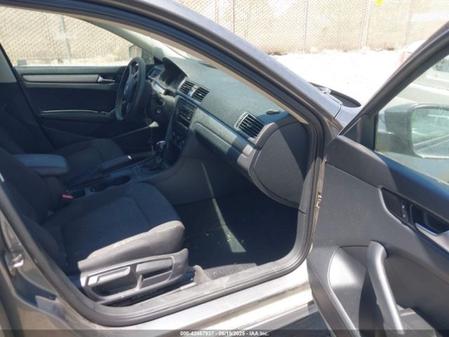1VWAT7A31FC061102 Volkswagen Passat