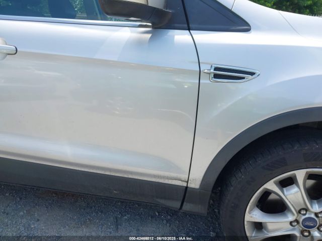 1FMCU0J90FUB24894 Ford Escape Titanium