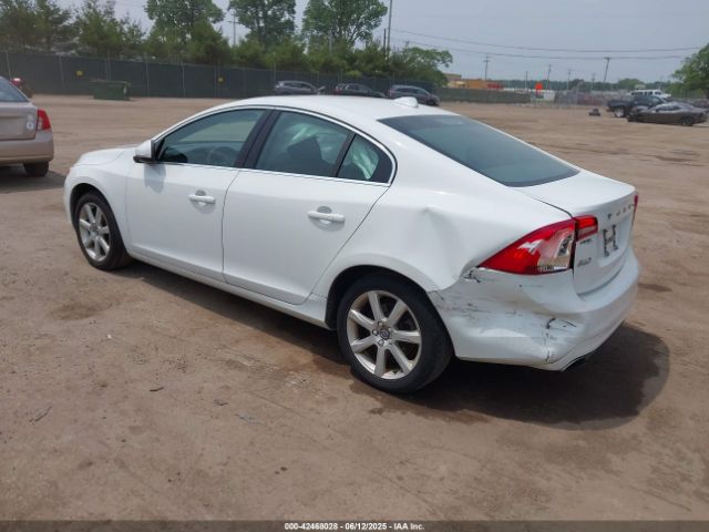 2016 VOLVO S60 YV126MFK4G2412051 Photo 2