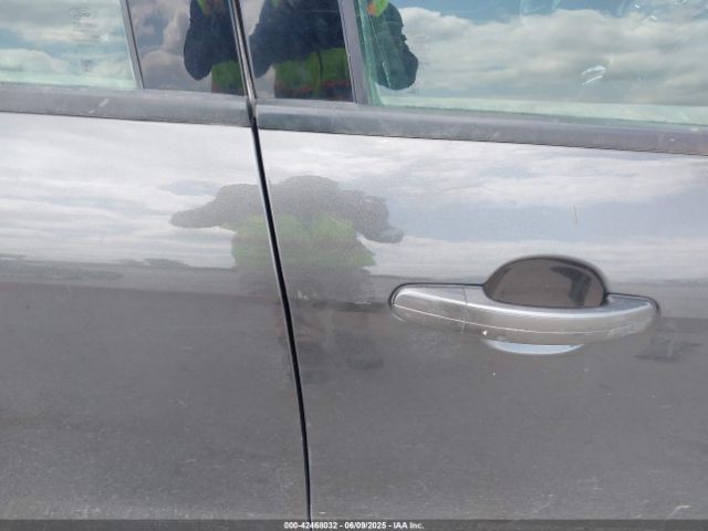 1FADP3F2XGL298174 Ford 2016