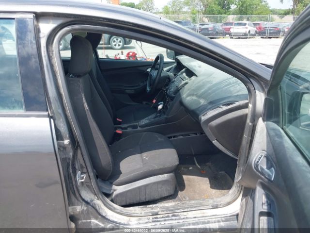 1FADP3F2XGL298174 Ford 2016