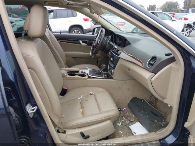 2013 MERCEDES-BENZ C 250 WDDGF4HB6DR255558 Photo 4