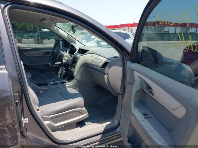 1GNKVFED9HJ114763 Chevrolet Traverse Ls