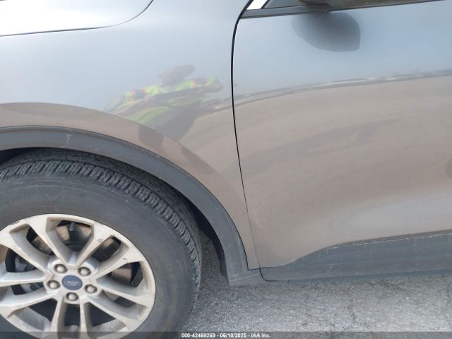 1FMCU0G62MUA73988 Ford ESCAPE SE