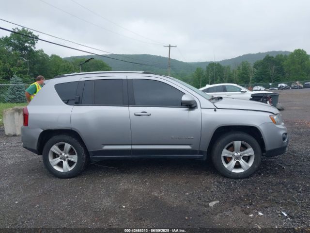 1C4NJDEB4HD162271 Jeep Compass Latitude 4x4