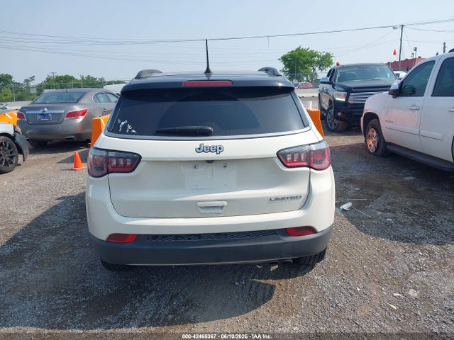 3C4NJCCB6JT308974 Jeep 2018