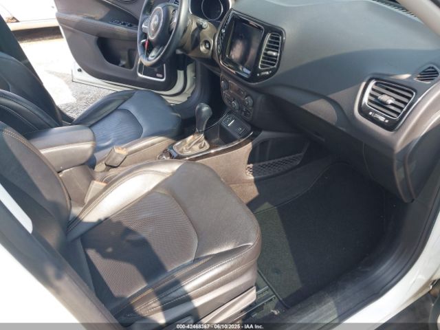 2018 JEEP COMPASS 3C4NJCCB6JT308974 Photo 4