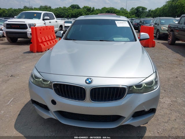 WBA8Z9C54JG828210 BMW 2018