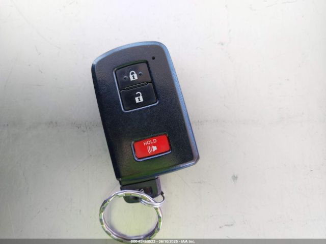 JTDKDTB34J1606967 Toyota Prius C Three