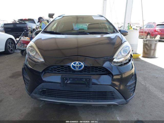 JTDKDTB34J1606967 Toyota Prius C Three