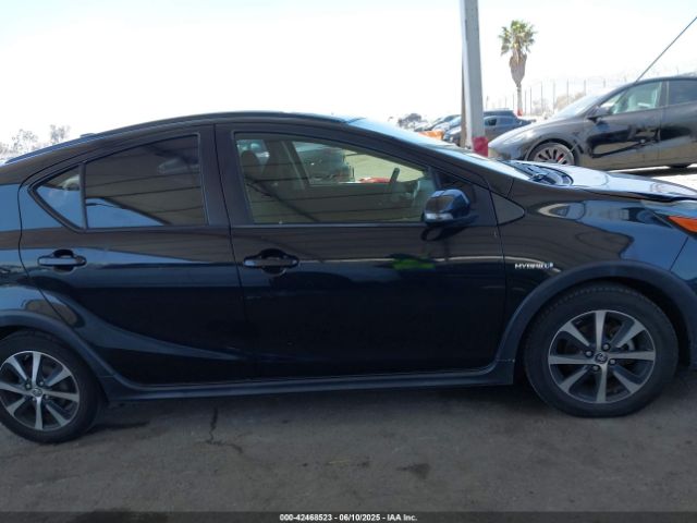 JTDKDTB34J1606967 Toyota Prius C Three