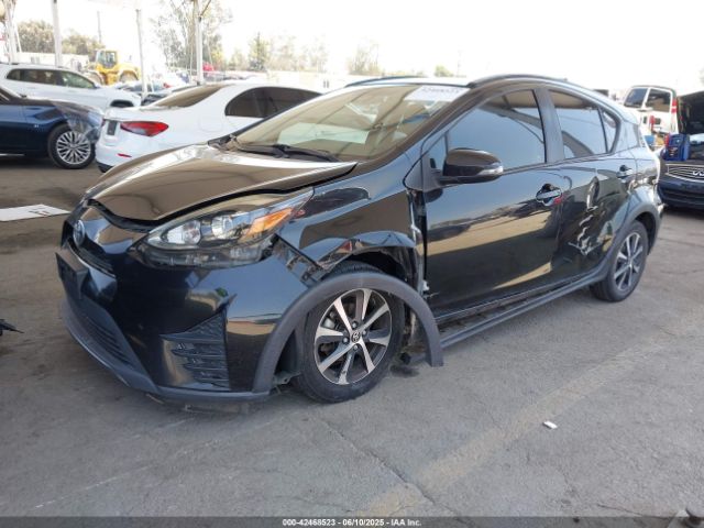 JTDKDTB34J1606967 Toyota Prius C Three
