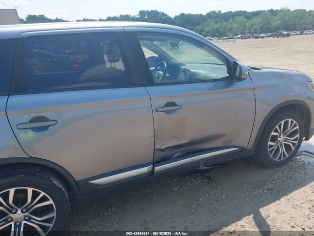 JA4AZ3A38HZ050831 Mitsubishi Outlander Se
