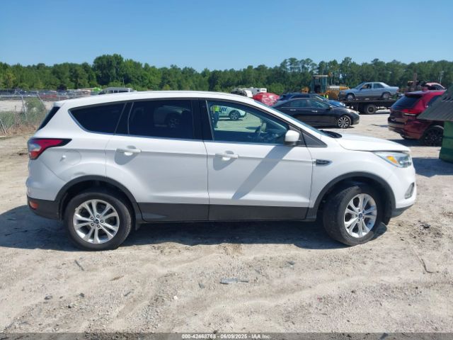 1FMCU9GD1HUC93888 Ford ESCAPE SE