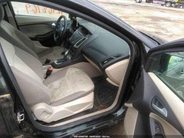 1FADP3F21EL359750 Ford FOCUS SE