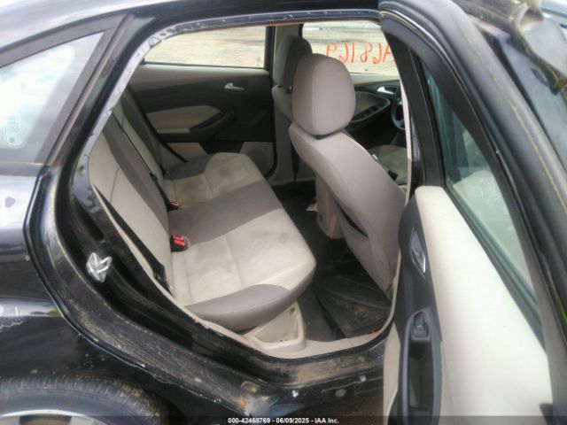 1FADP3F21EL359750 Ford FOCUS SE