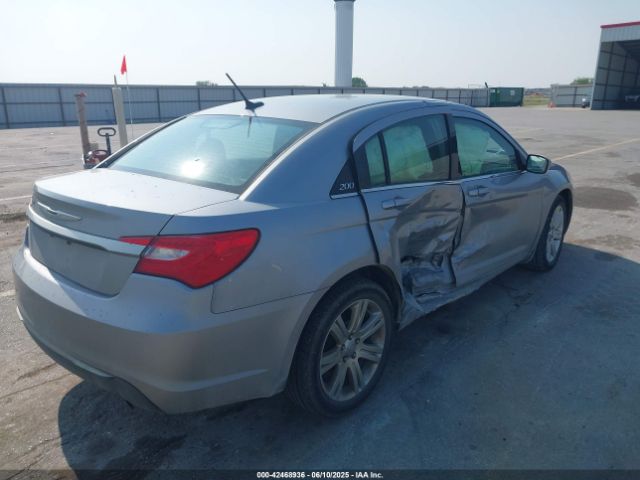 2013 CHRYSLER 200 1C3CCBAB8DN704704 Photo 3