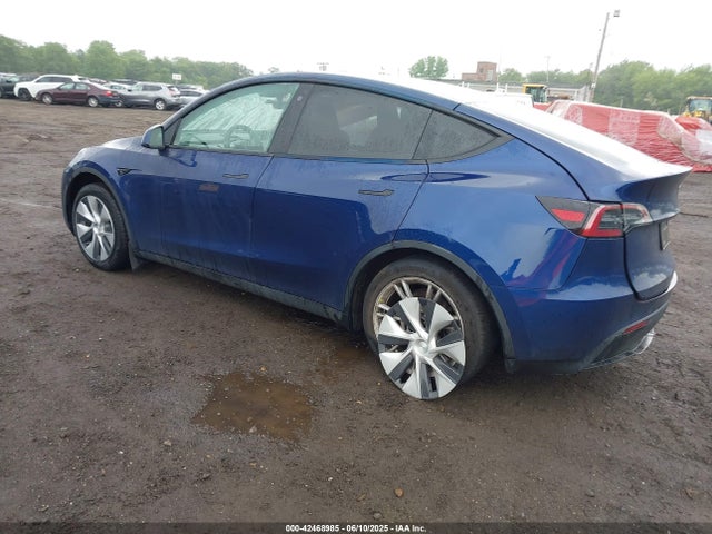 2023 TESLA MODEL Y 7SAYGDEE2PF683649 Photo 2