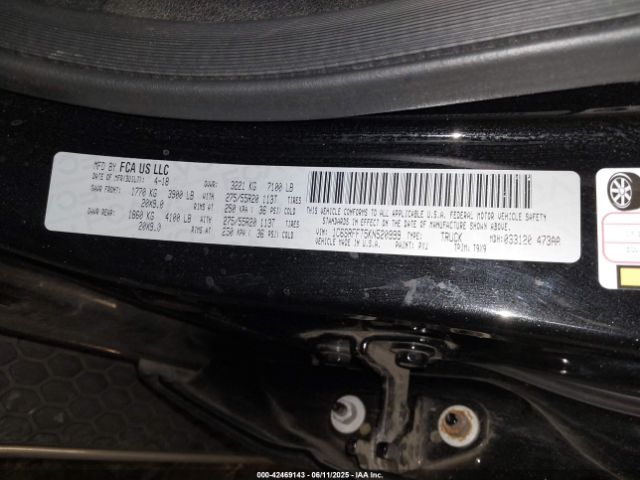 2019 RAM 1500 1C6SRFFT5KN520999 Photo 8
