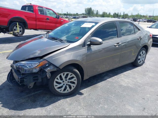 2T1BURHE9JC028064 Toyota COROLLA LE