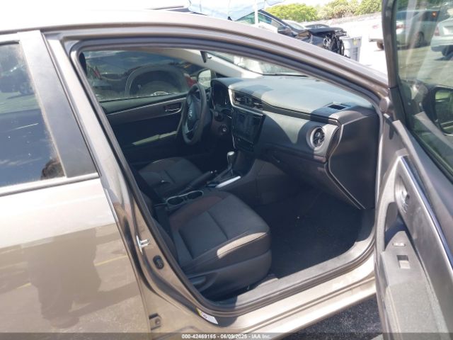 2T1BURHE9JC028064 Toyota COROLLA LE
