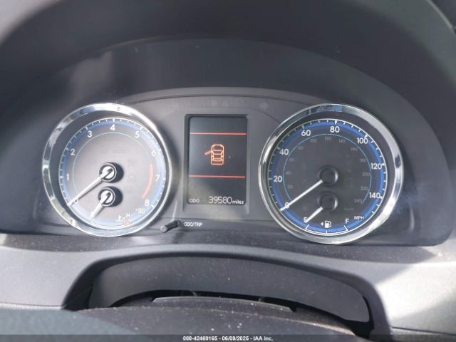 2T1BURHE9JC028064 Toyota COROLLA LE