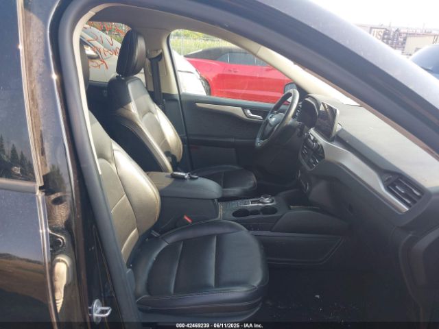 2020 FORD ESCAPE 1FMCU9H63LUA96861 Photo 4