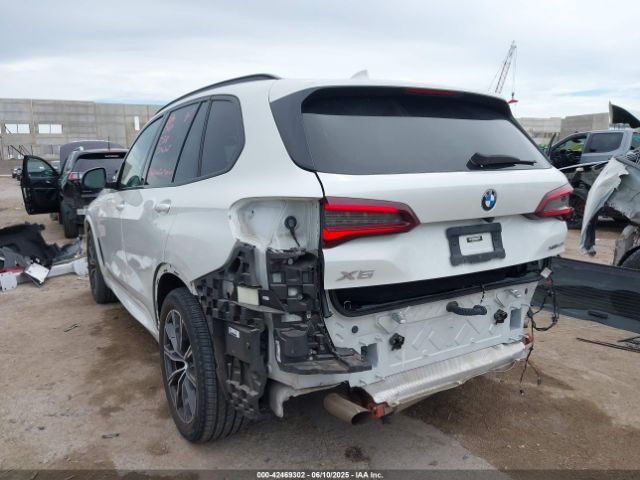2022 BMW X5 5UXCR6C04N9L92242 Photo 2