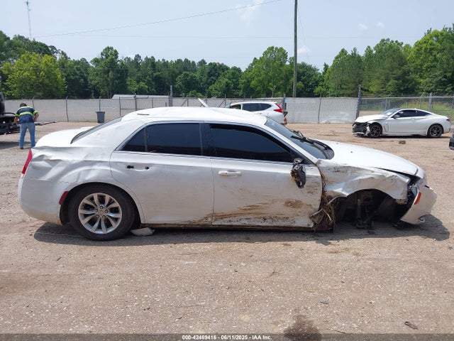 Chrysler 300 2016 2C3CCAAG0GH243324 Image 13