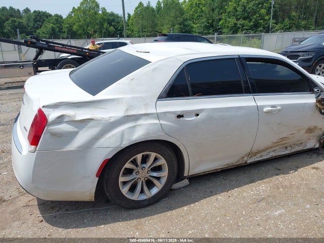 Chrysler 300 2016 2C3CCAAG0GH243324 Image 17