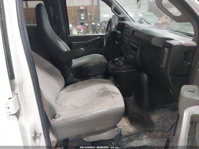 1GAZGPFG6H1343636 Chevrolet Express 3500 Lt