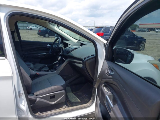 1FMCU9GX6EUD88226 Ford ESCAPE SE