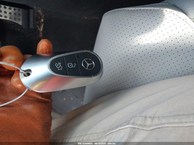 W1KAF4GB4SR274694 Mercedes-Benz m254