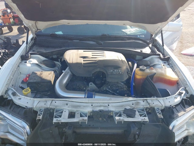 Chrysler 300 2018 2C3CCAAG3JH285915 Image 10