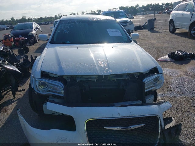 Chrysler 300 2018 2C3CCAAG3JH285915 Image 13