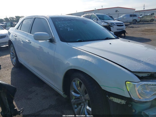 Chrysler 300 2018 2C3CCAAG3JH285915 Image 14