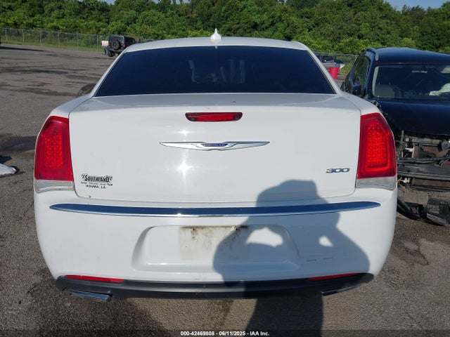 Chrysler 300 2018 2C3CCAAG3JH285915 Image 17